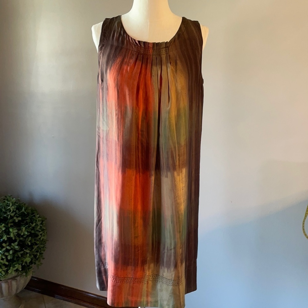 SALTAIRE 100% silk sleeveless dress. Scoop neckline with ruffle, size 6